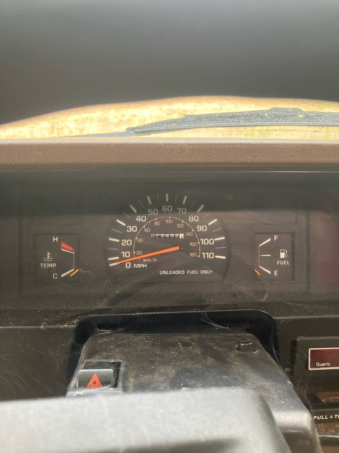 Toyota-dolphin-1985-white-3