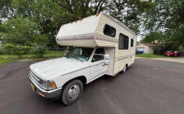 Toyota-dolphin-1989