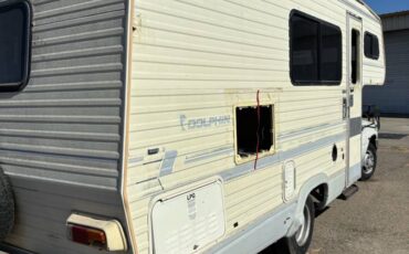 Toyota-dolphin-1992-white-4