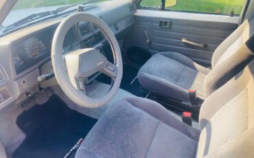 Toyota-dually-1987-white-16