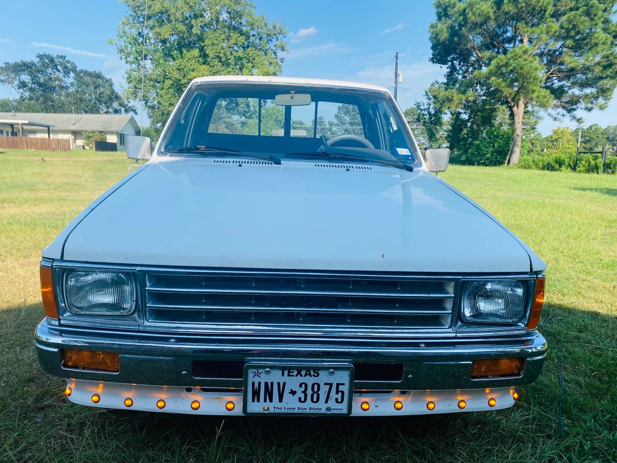 Toyota-dually-1987-white-31