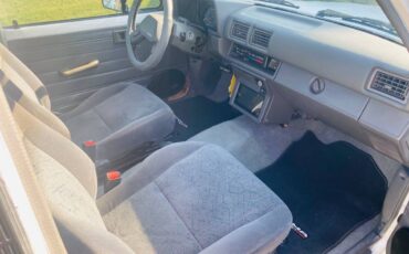 Toyota-dually-1987-white-33