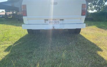 Toyota-dually-1987-white-4