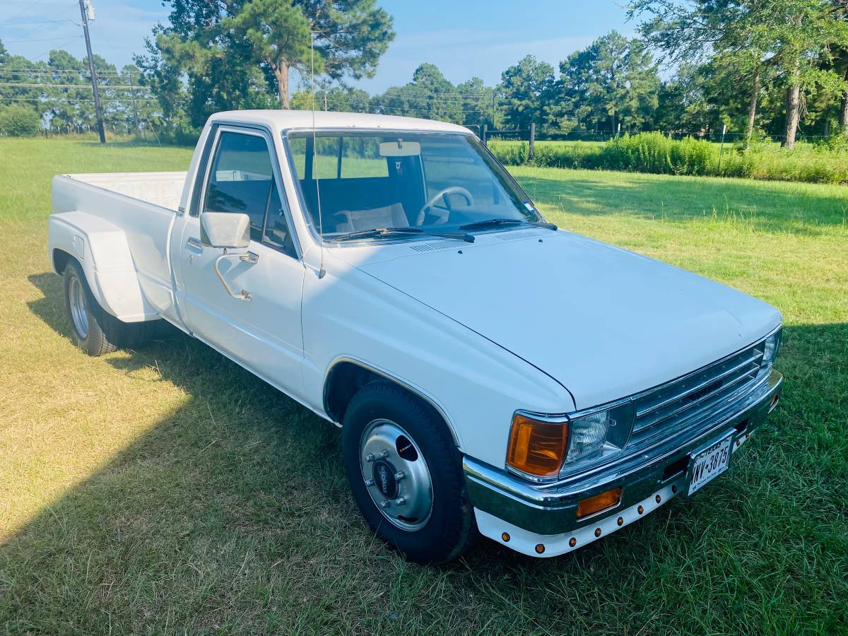 Toyota-dually-1987-white-8