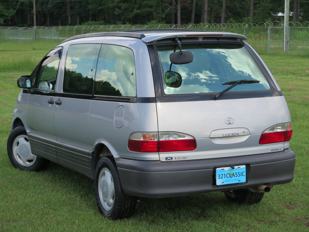 Toyota-estima-previa-1992-grey-1