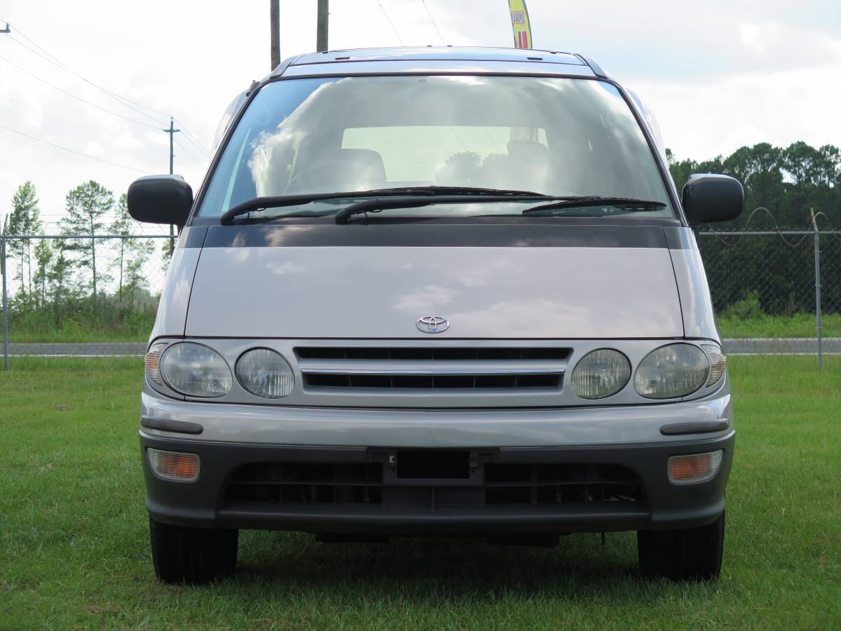 Toyota-estima-previa-1992-grey-2
