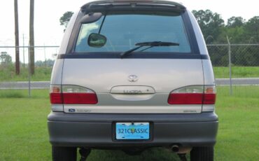 Toyota-estima-previa-1992-grey-6