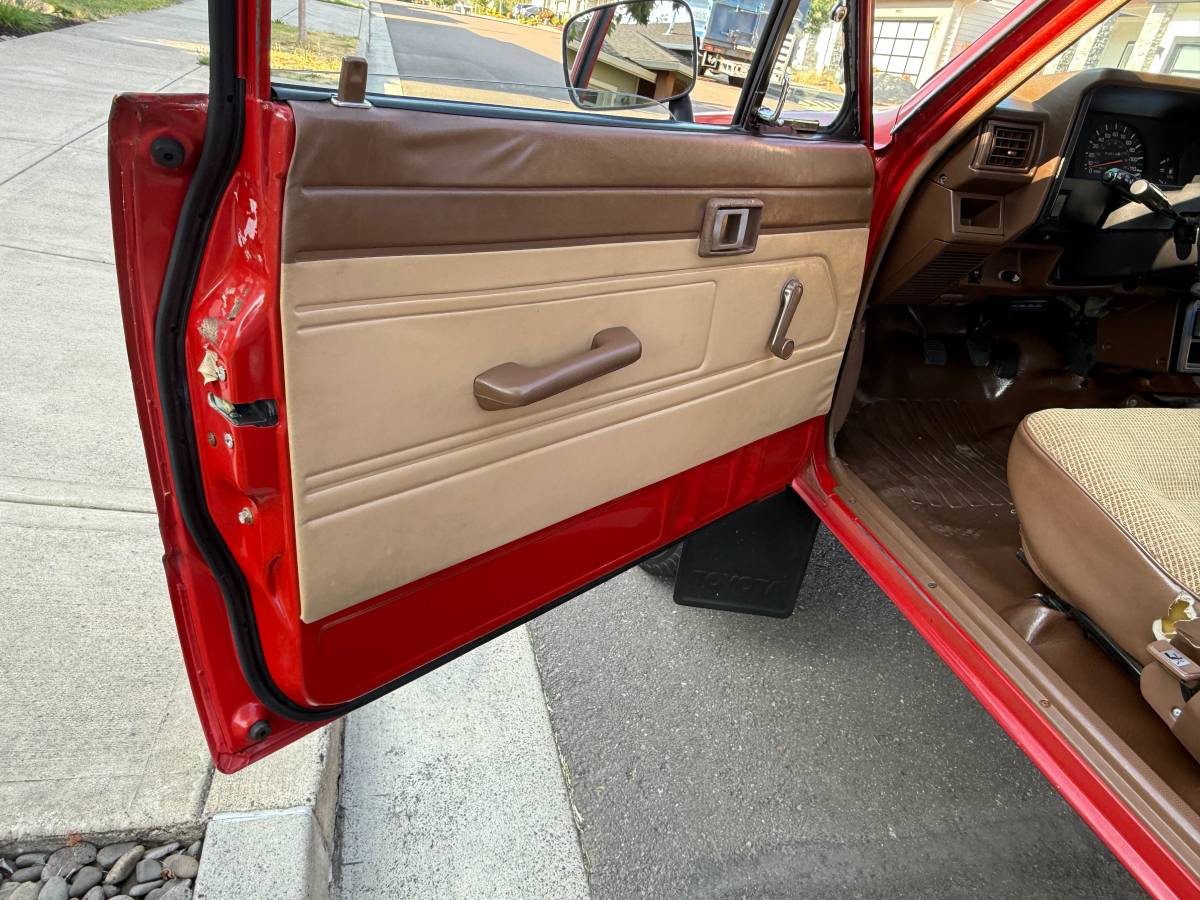 Toyota-ext-cab-22r-4x4-1986-red-19