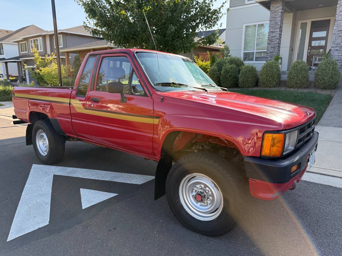 Toyota-ext-cab-22r-4x4-1986-red-2
