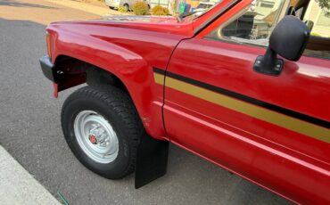 Toyota-ext-cab-22r-4x4-1986-red-7