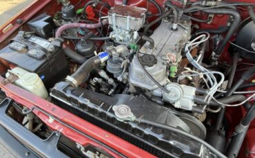 Toyota-extended-cab-4x4-1986-red-4