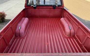 Toyota-extended-cab-4x4-1986-red-6