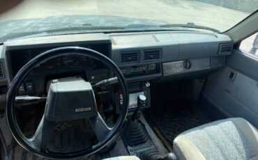 Toyota-extra-cab-1985-3