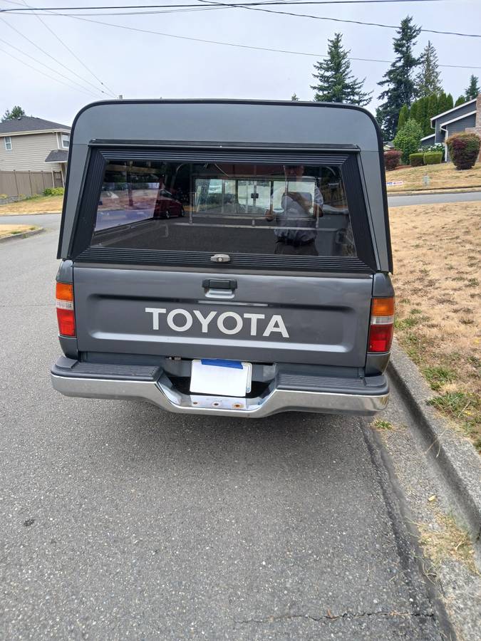 Toyota-extra-cab-pickup-1992-grey-3