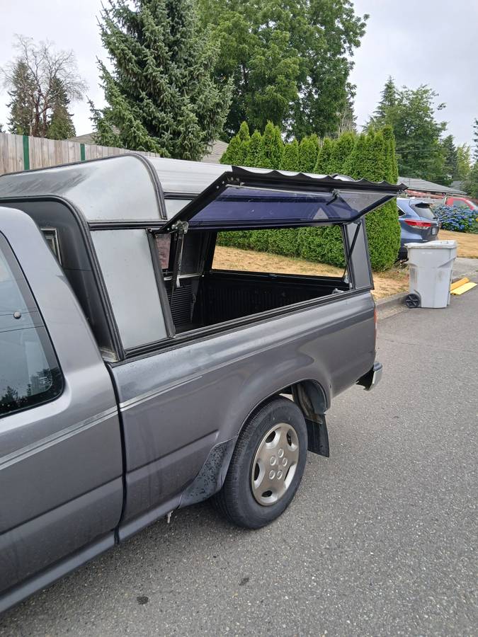 Toyota-extra-cab-pickup-1992-grey-4