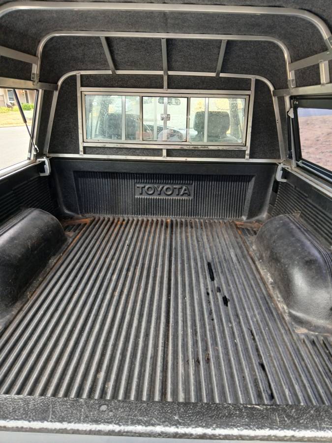 Toyota-extra-cab-pickup-1992-grey-6
