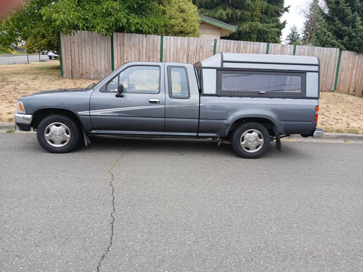Toyota-extra-cab-pickup-1992-grey