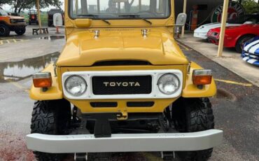 Toyota-fj-cruiser-1982-1