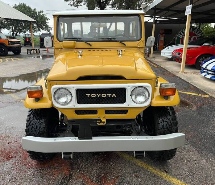 Toyota-fj-cruiser-1982-1