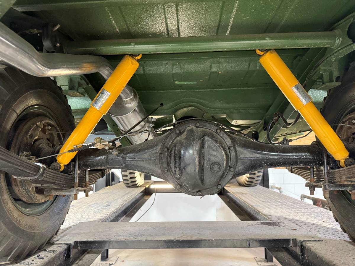 Toyota-fj25-land-cruiser-1960-green-10