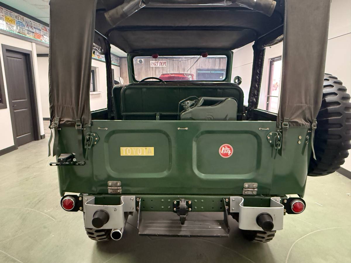 Toyota-fj25-land-cruiser-1960-green-3