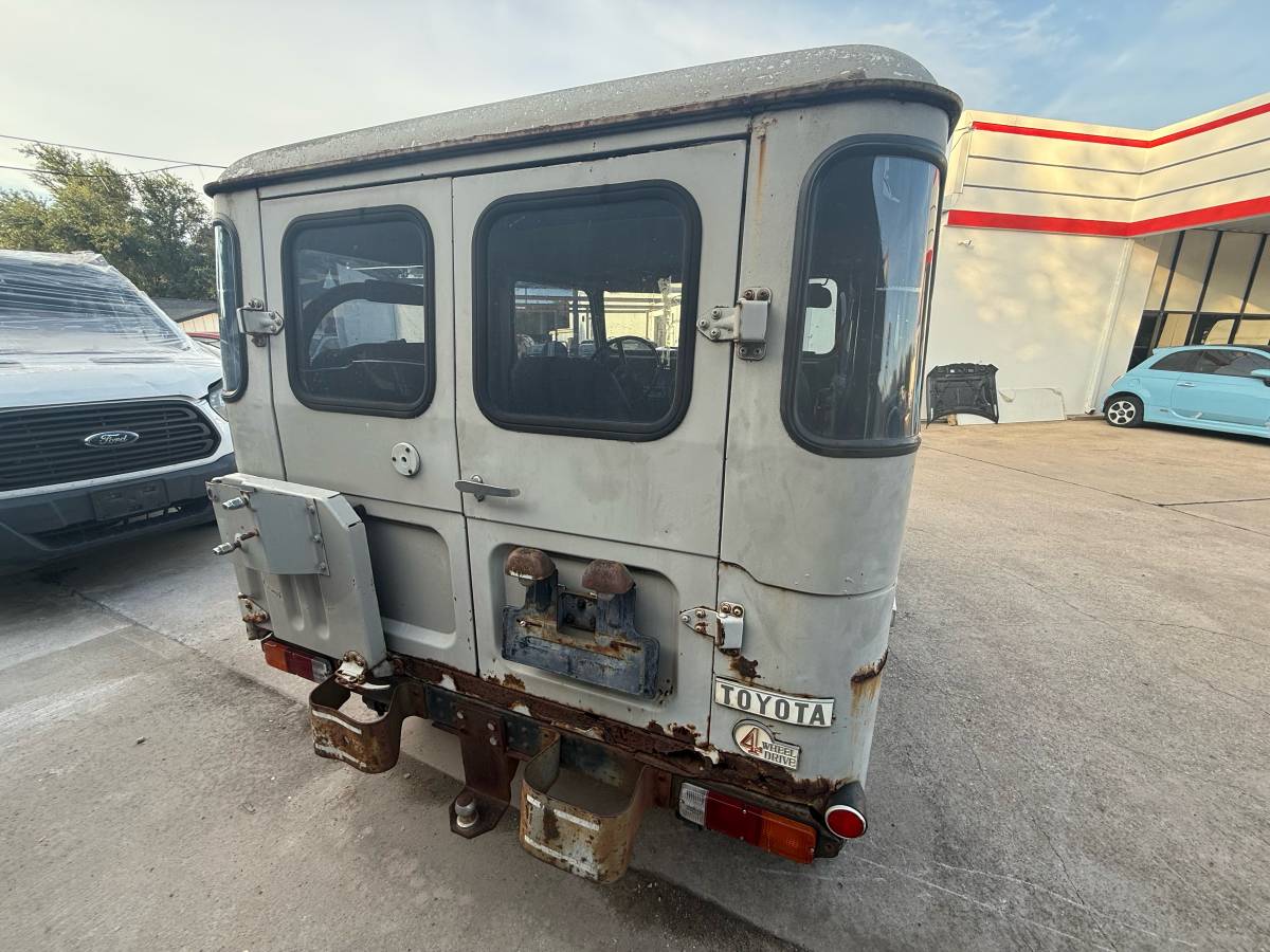 Toyota-fj40-1976-15