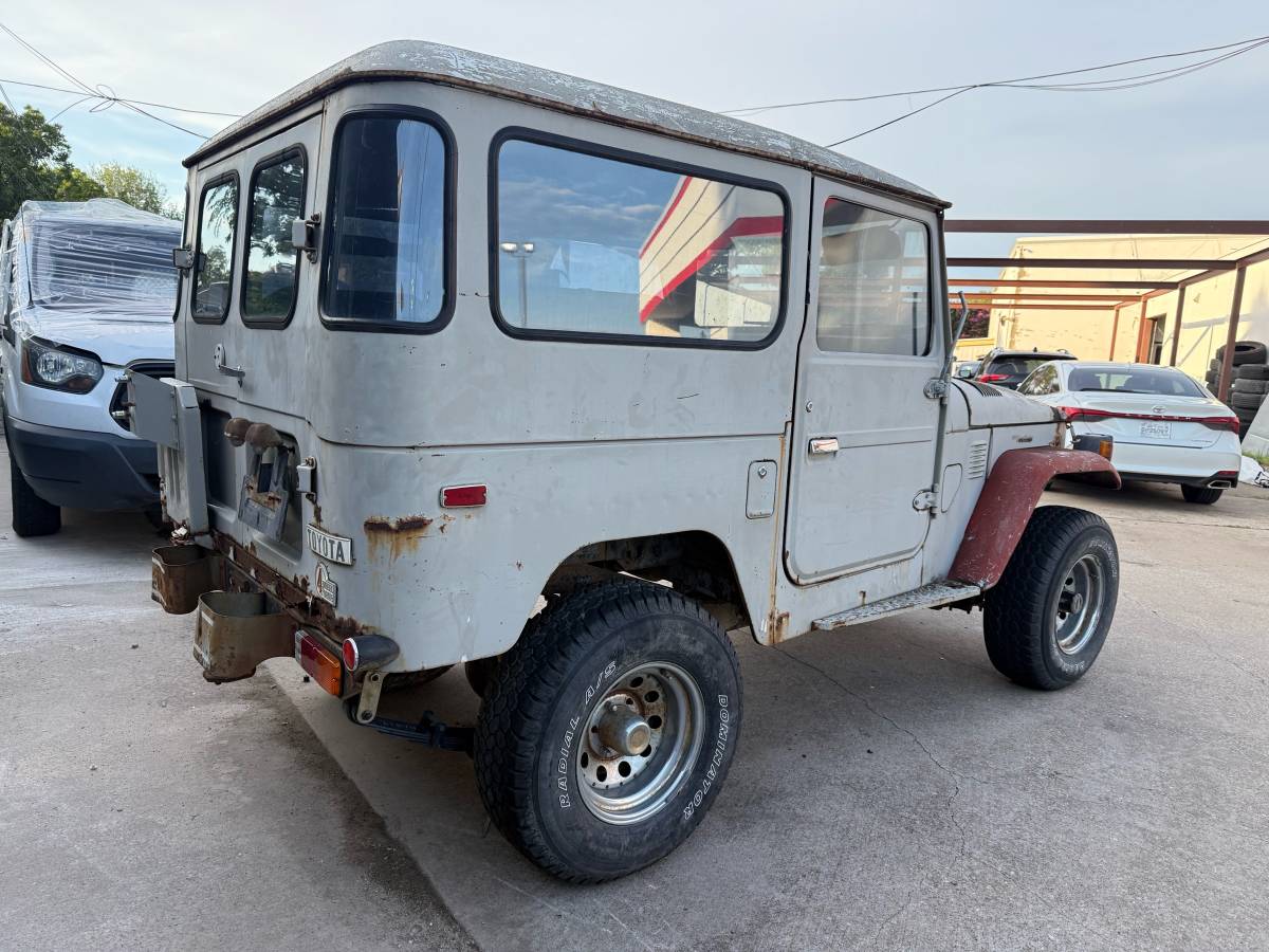 Toyota-fj40-1976-16