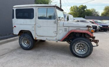 Toyota-fj40-1976-17