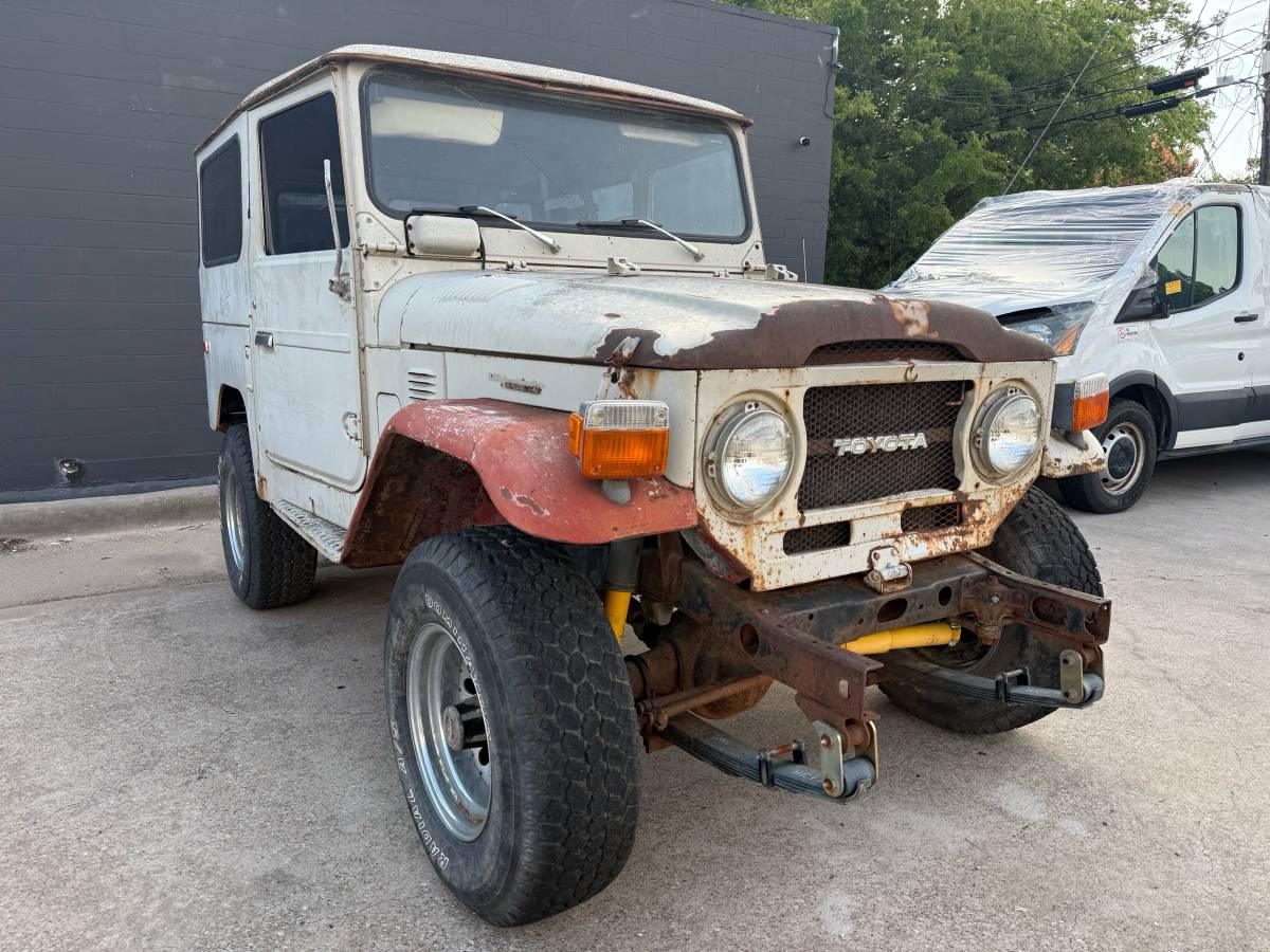 Toyota-fj40-1976-20