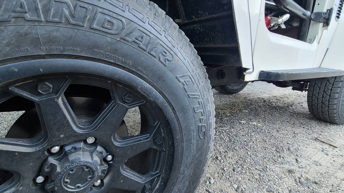 Toyota-fj40-landcruiser-1970-white-14
