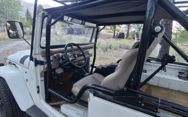 Toyota-fj40-landcruiser-1970-white-15
