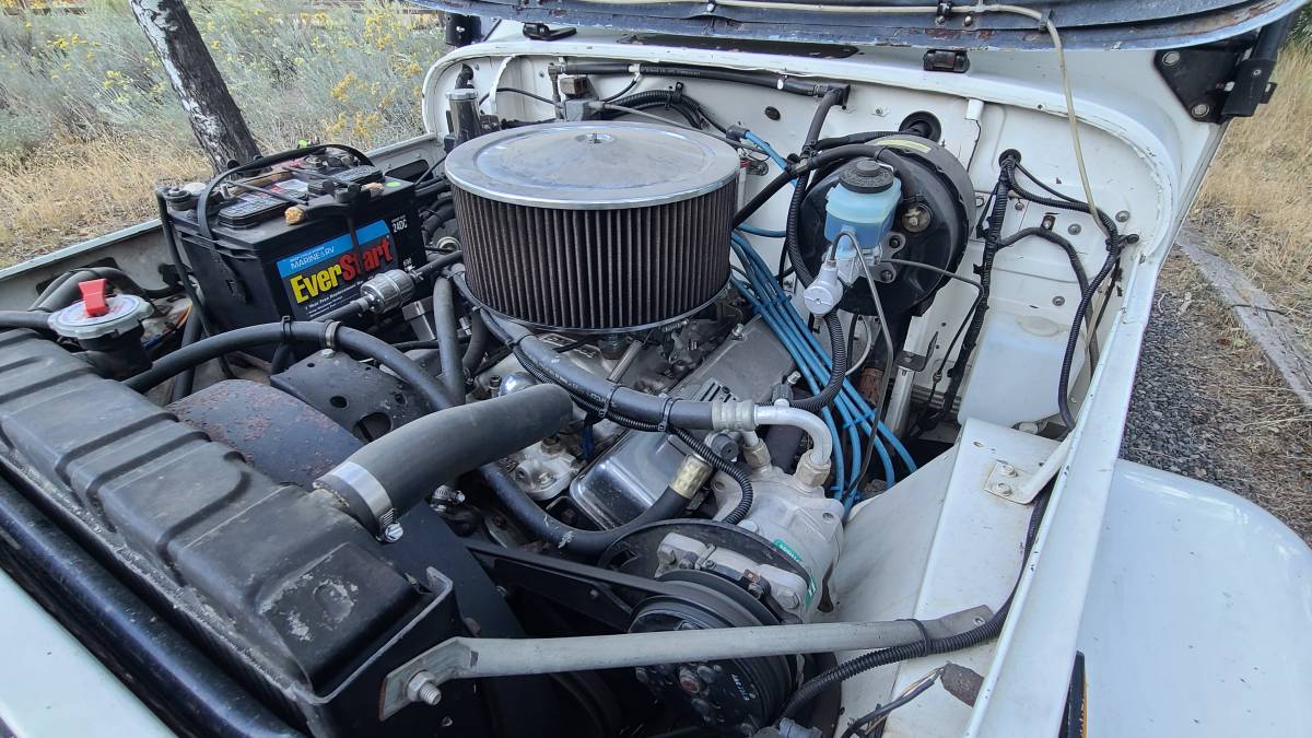 Toyota-fj40-landcruiser-1970-white-17