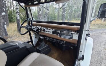 Toyota-fj40-landcruiser-1970-white-19