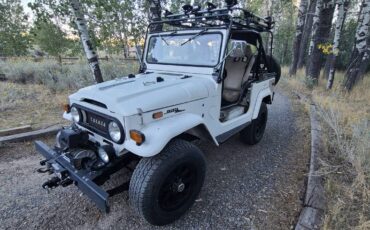 Toyota-fj40-landcruiser-1970-white