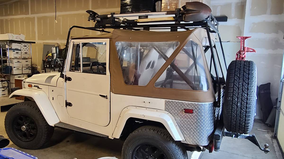 Toyota-fj40-landcruiser-1970-white-6