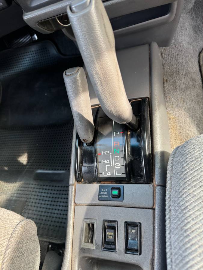 Toyota-forerunner-sr5-4x4-1993-red-13