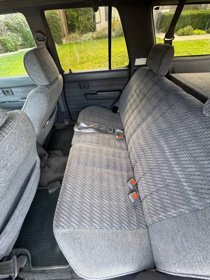 Toyota-forerunner-sr5-4x4-1993-red-21