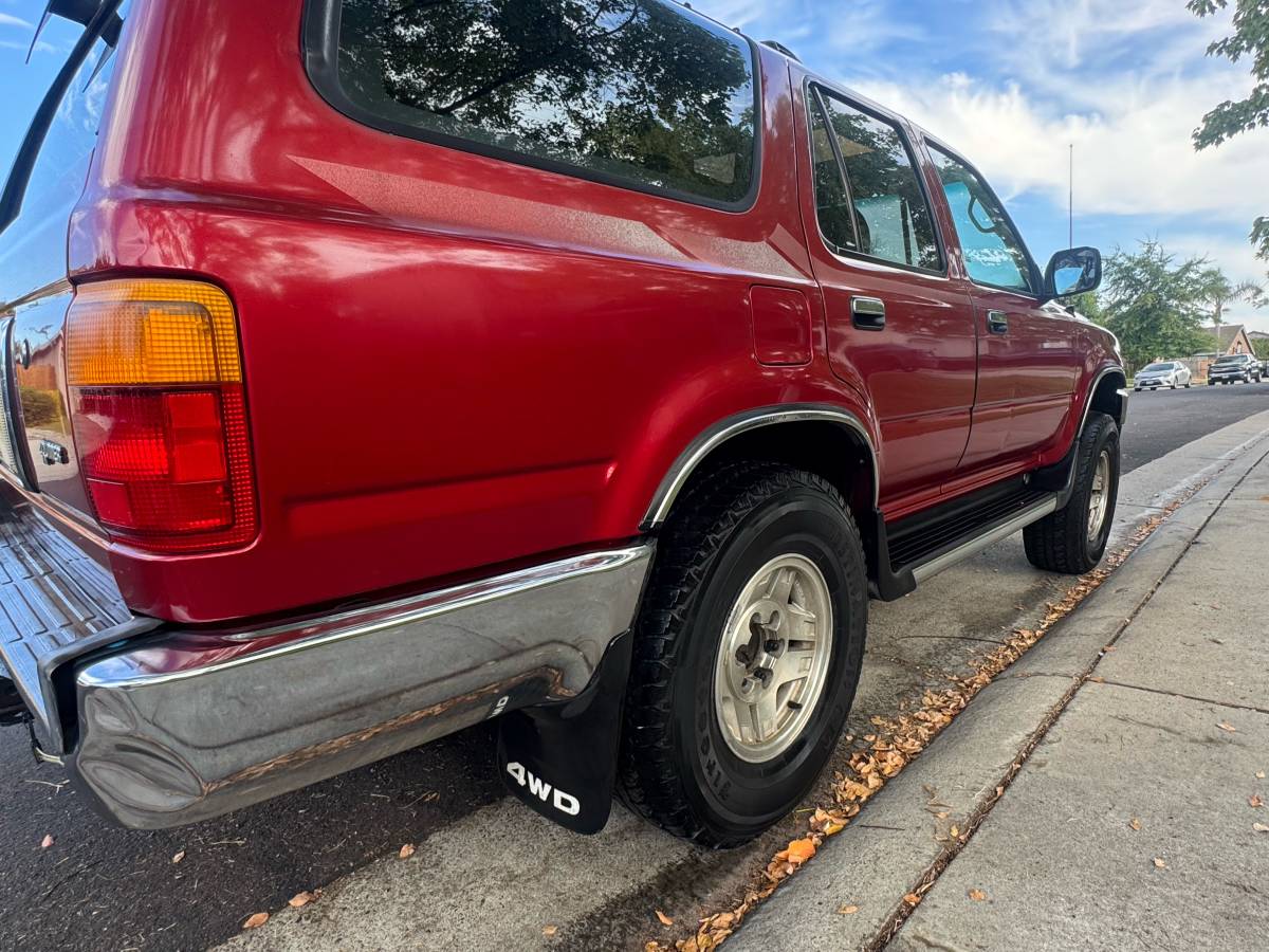 Toyota-forerunner-sr5-4x4-1993-red-4