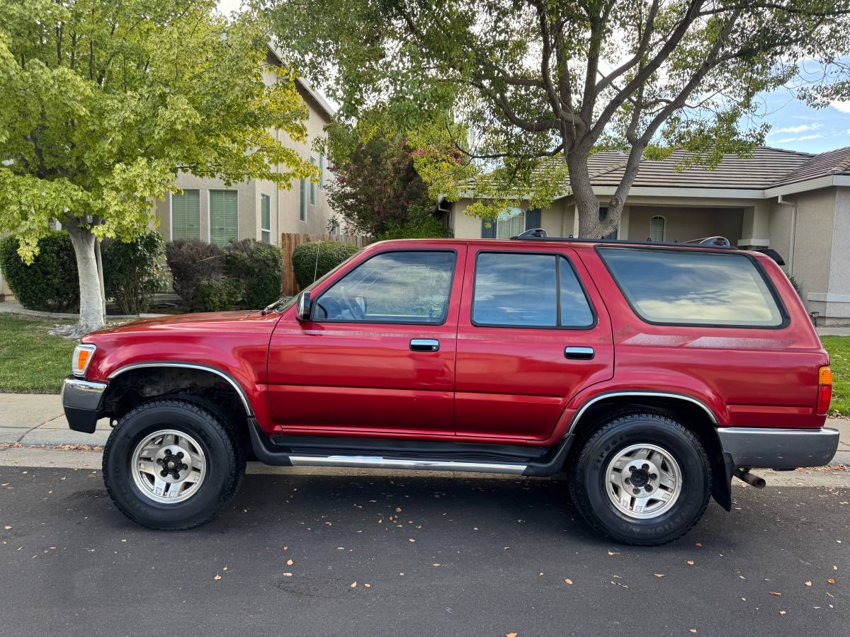 Toyota-forerunner-sr5-4x4-1993-red-5