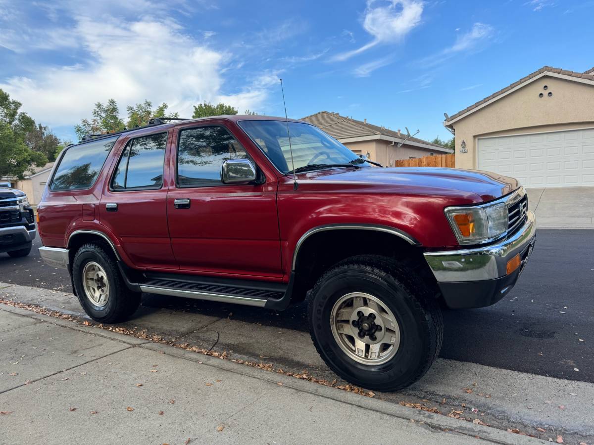 Toyota-forerunner-sr5-4x4-1993-red