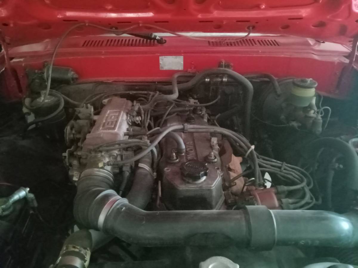 Toyota-helix-1985-red-16