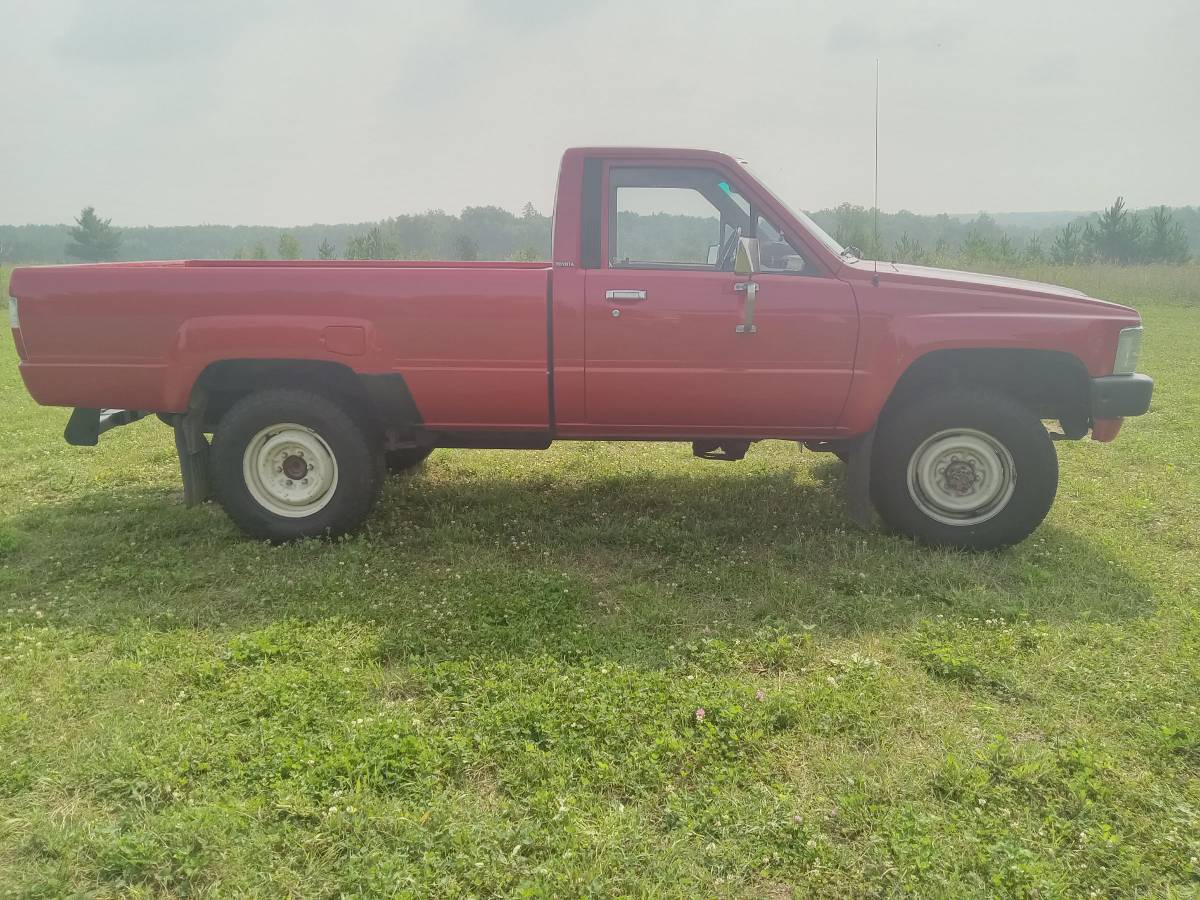 Toyota-helix-1985-red-6