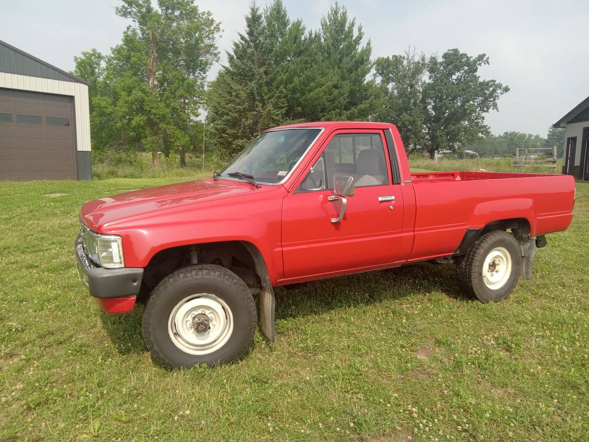 Toyota-helix-1985-red