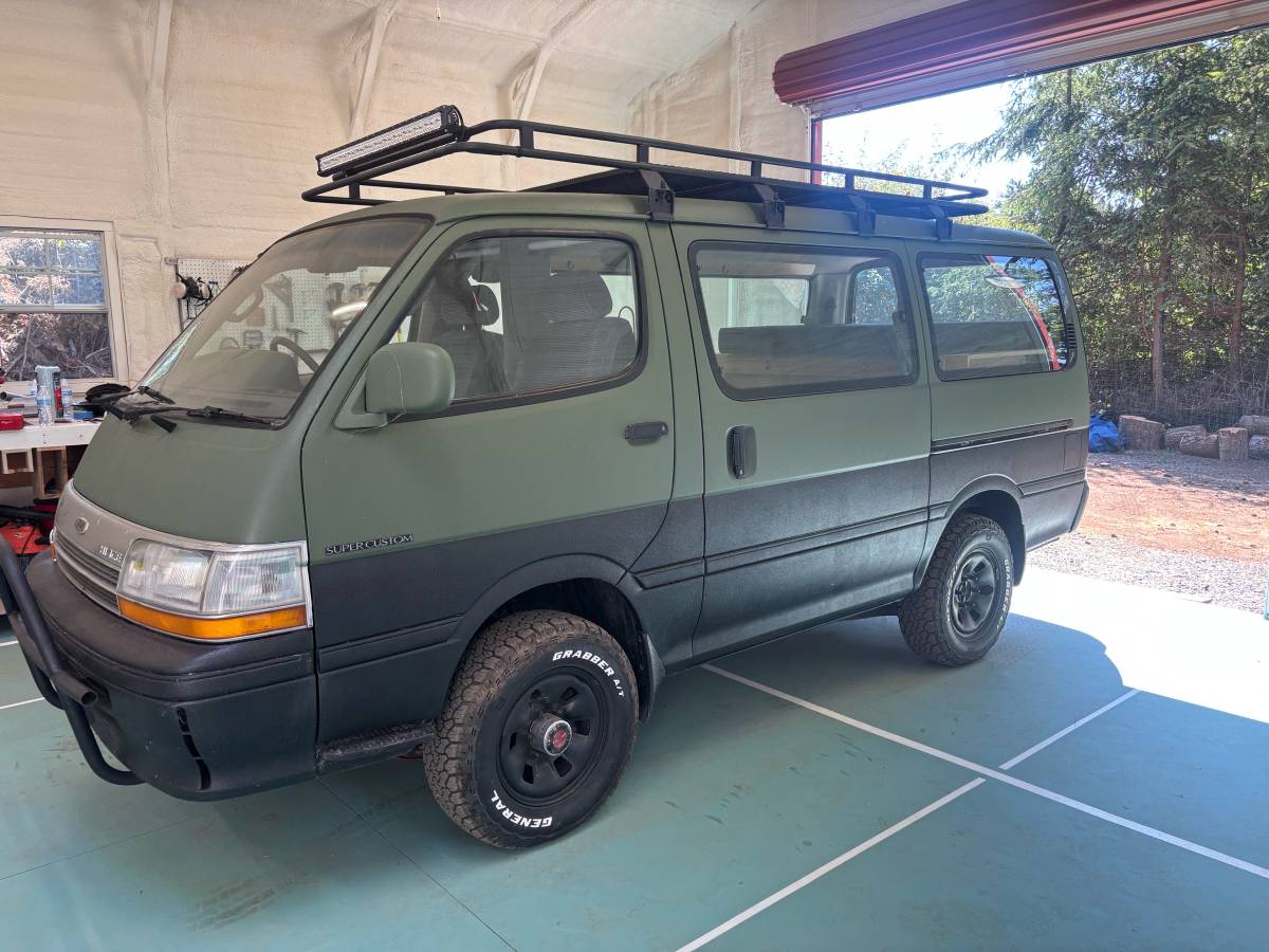 Toyota-hiace-camper-van-motorhom-diesel-1992-black-1