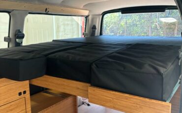 Toyota-hiace-camper-van-motorhom-diesel-1992-black-10