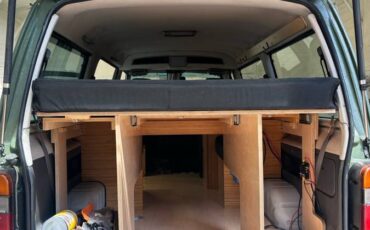 Toyota-hiace-camper-van-motorhom-diesel-1992-black-11