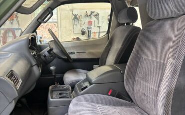Toyota-hiace-camper-van-motorhom-diesel-1992-black-12