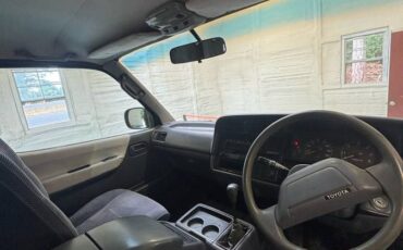 Toyota-hiace-camper-van-motorhom-diesel-1992-black-14