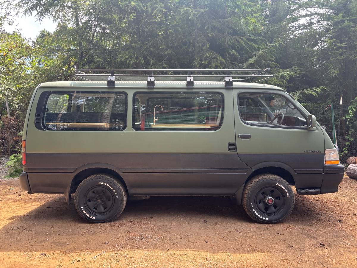 Toyota-hiace-camper-van-motorhom-diesel-1992-black-16