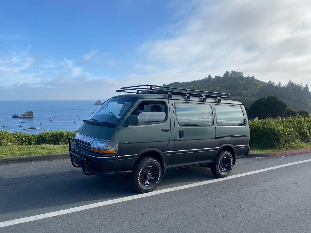 Toyota-hiace-camper-van-motorhom-diesel-1992-black